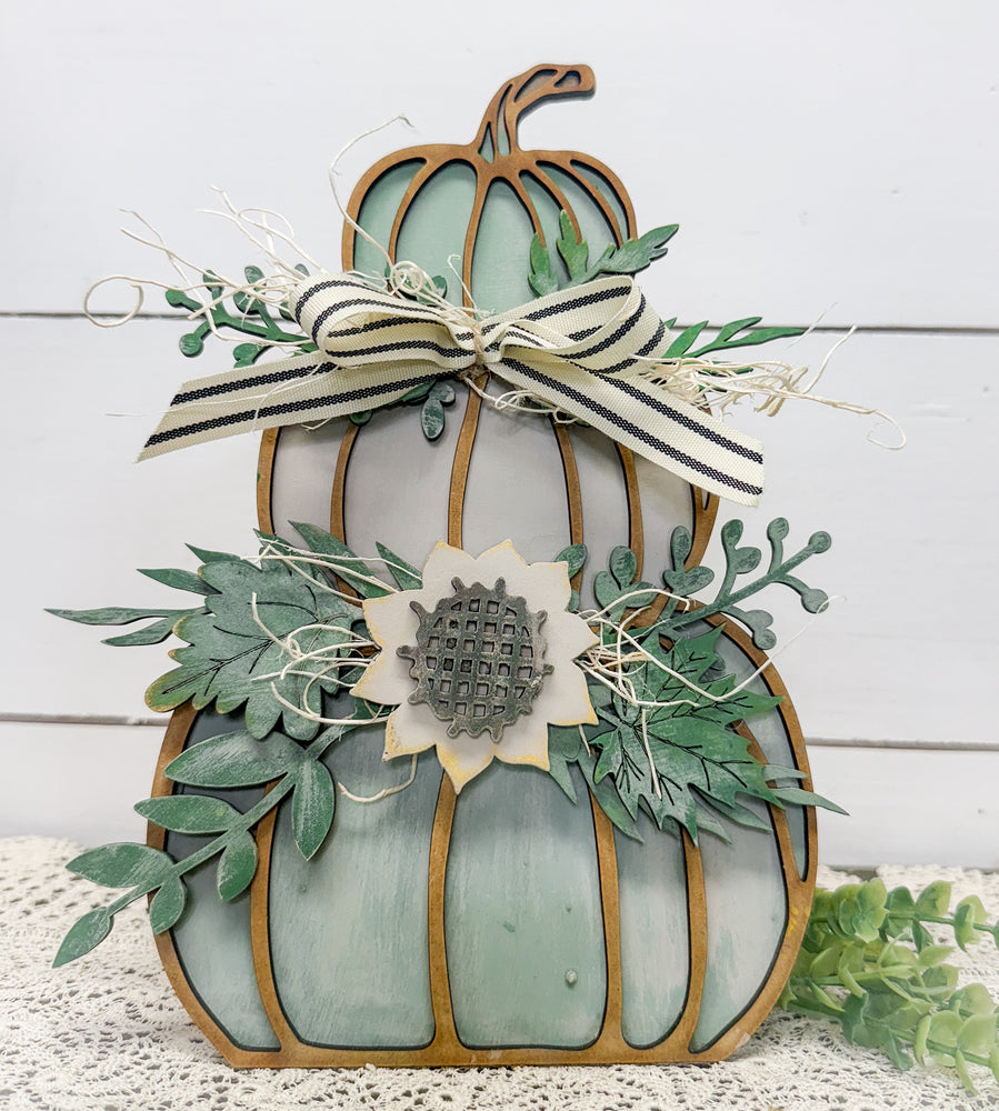 Woodshop - Decorative Stacked Pumpkins Shelf Sitter